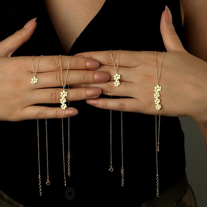 Customized Paw Print Necklace Personalized Pet Name Necklace Custom Engraved Dog Cat Paw Pendant Necklace Pet Memorial Gift for Pet Lovers