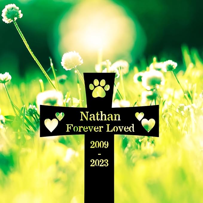 Personalized Cat Dog Memorial Stake Metal Outdoor Grave Marker with Paw and Hearts, Custom Cat Dog Name Memorial Grave Marker Cross Stake, Customized Pet Memorial Garden Stake Marker