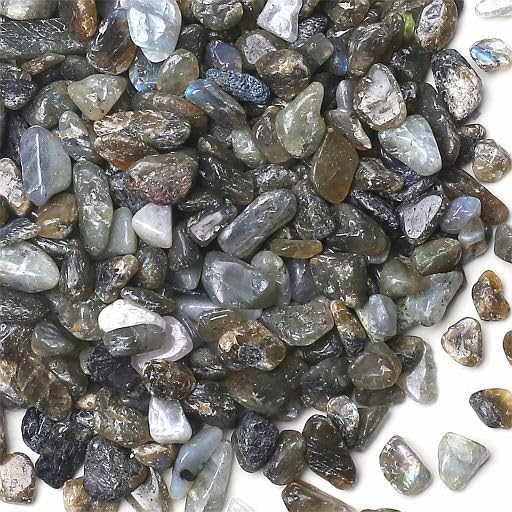 YATOJUZI Labradorite 1LB Aquarium Gravel Rocks Bulk Wholesale Tumbled Crystals Stones Chips Crushed Reiki Energy Balancing Gemstones for Planters Vase Filler Fountain Fish Tank Potted Decor
