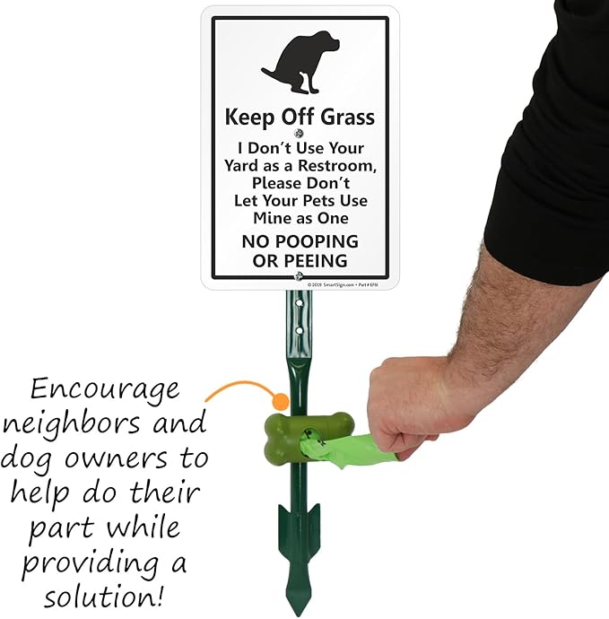 SmartSign Keep Off Grass No Dog Pooping Or Peeing Yard Sign & Clip-On Preloaded Dispenser Combo/Kit with 135 Dog Poop Waste Bags, 7"x10" Rust-proof Aluminum Sign with 18-inch Steel Stake