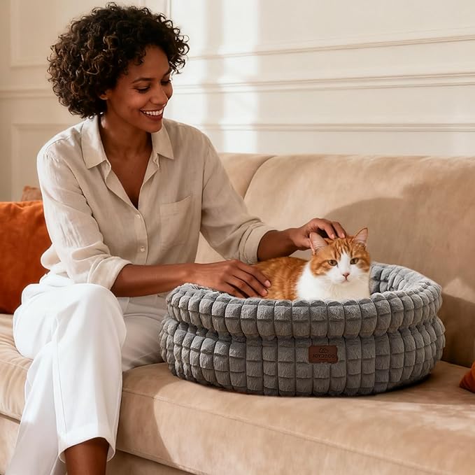 Joydeco Grey Cat Bed Kitten Bed, Washable Round Cat Beds for Indoor Cats, Ultra Soft Plush Pet Bed for Puppy and Kitten with Anti-Slip, Medium