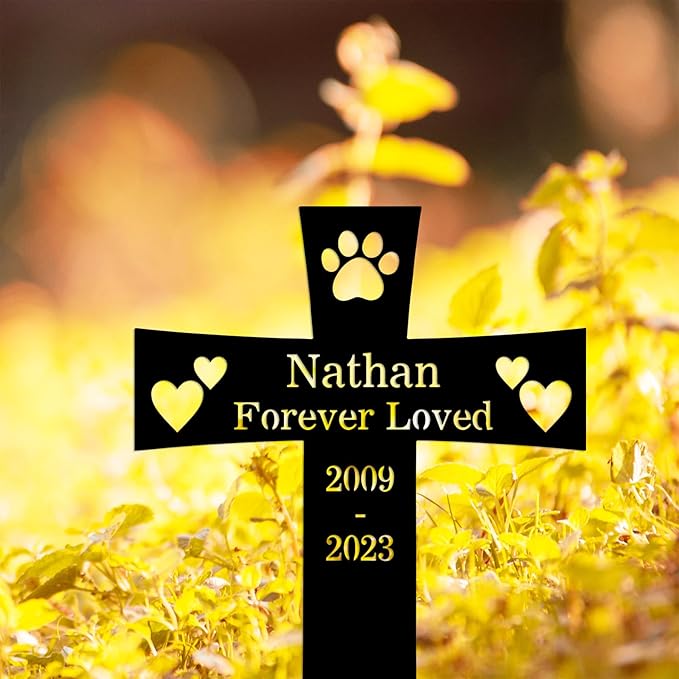Personalized Cat Dog Memorial Stake Metal Outdoor Grave Marker with Paw and Hearts, Custom Cat Dog Name Memorial Grave Marker Cross Stake, Customized Pet Memorial Garden Stake Marker