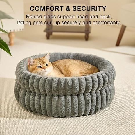 Cat Bed Kitten Bed, Washable Round Cat Beds for Indoor Cats, Super Soft Plush Faux Fur Pet Bed for Puppy and Kitten with Anti-Slip Bottom Small