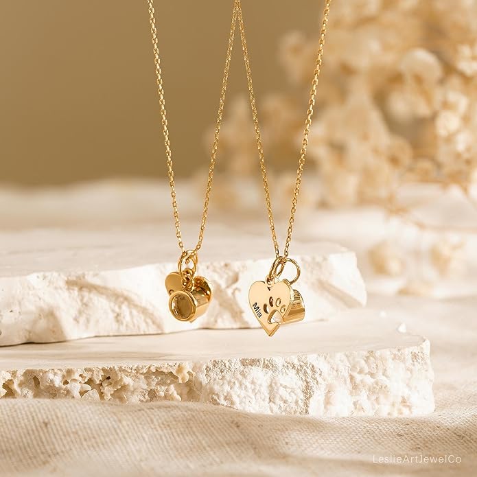 Customized Paw Print Necklace Personalized Pet Name Necklace Custom Engraved Dog Cat Paw Pendant Necklace Pet Memorial Gift for Pet Lovers