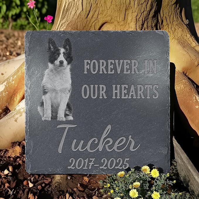 Personalized Pet Memorial Stone, Dog Memorial Gifts, Pet Loss Sympathy Gift, in Memory of Dog Cat - in Our Hearts（Square）